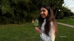 تشغيل Wild College Teen Katty West يحصل على شقي في الغابات العامة