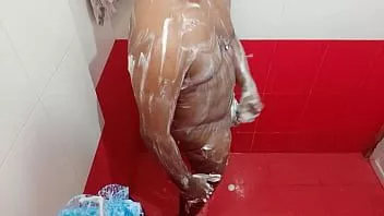 play Video - 15.2 : aşkım için banyo videosu