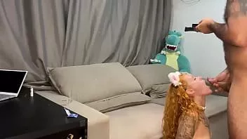 play Roșcată îmi udă pula cu gura pentru a o dracu fierbinte în patru labe și pentru a-i da lapte la sfârșit