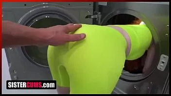 Redare Sistercums.com ce faci frate? nu la spălătorie!