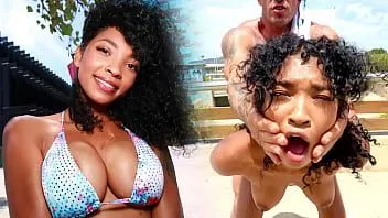 Reproduzir Ébano latina é fodida lá fora, na rua