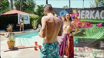 Redare Jerkaoke- fată umedă și sălbatică acțiune- Cassie del Isla și Nina White