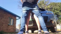 play Pequeña adolescente recibe creampie en público en su apretado coño al aire libre