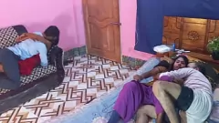 Reproducir Hanif, Popy Khatun, Manik Mia y Mst Sumona en una orgía de swingers salvajes
