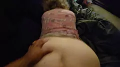 play Chubby MILF obtient un levrette anal dans le porno amateur du matin