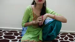 Oynat Kayınvalidesi hindi ses xxx hd ile kirli konuşmayla kayınvalidesi yakalar ve sikikler