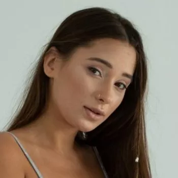 ポルノスター Liya Silver