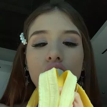 色情明星 Isabell Moon