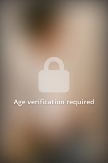 अभिनेता Anna Joy