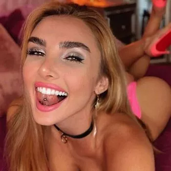 Pornostar Kenzie Anne