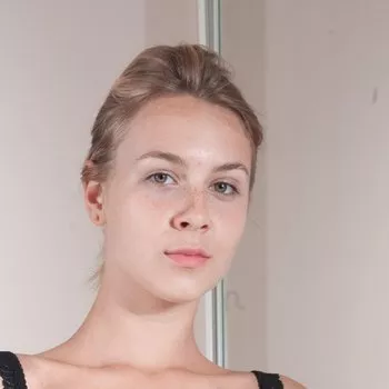 ポルノスター Alecia Fox