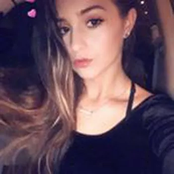 色情明星 Sofie Reyez
